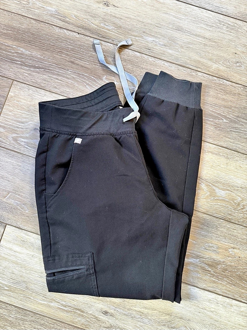 FIGS Women's Zamora Jogger Scrub Pant™ Black